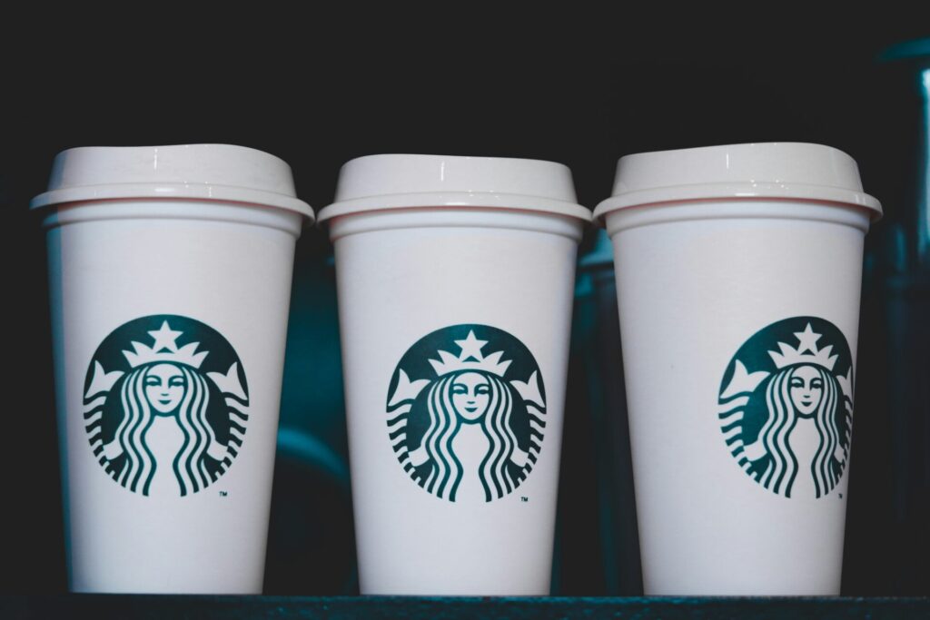 スターバックスラテが3つ